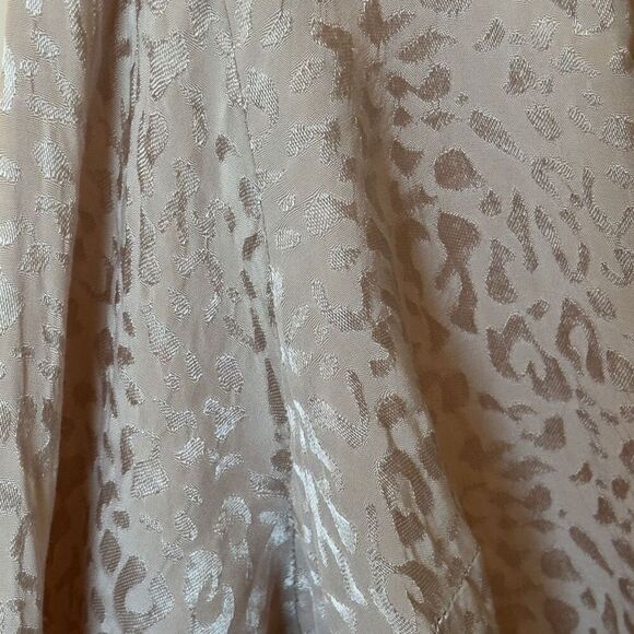 Torrid (2X) Jacquard Surplice Leopard Top - Shimmery Champagne Wrap Blouse - Picture 10 of 15